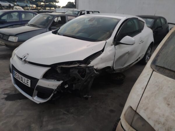 Despiece Renault Megane III Coupe 1.5 dCi (110 cv) FAP 2011 - Imagen 3