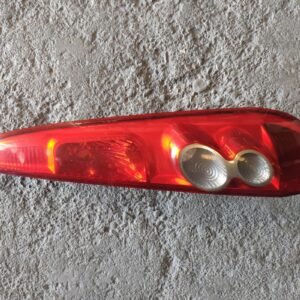 Piloto trasero derecho Ford Fiesta VI 1.6 TDCi Sport (90 cv)
