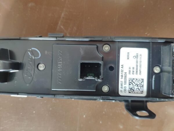 Mando elevalunas delantero izquierdo Ford Focus III Hatchback 1.6 TDCi (115 cv) - Imagen 2