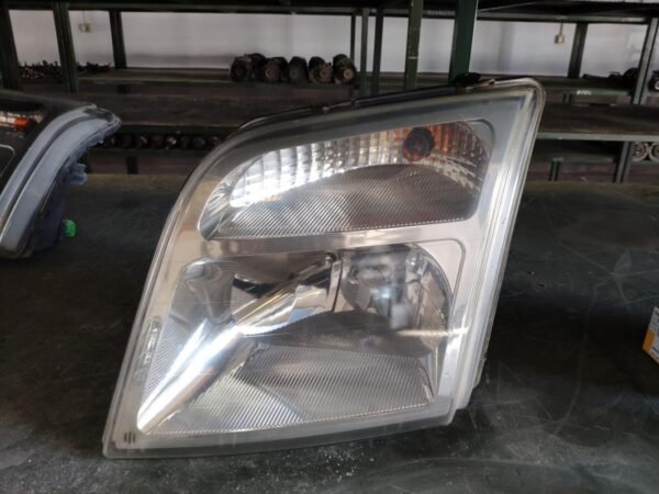 Faro izquierdo Ford Tourneo Connect 1.8 TDCi (90 cv)