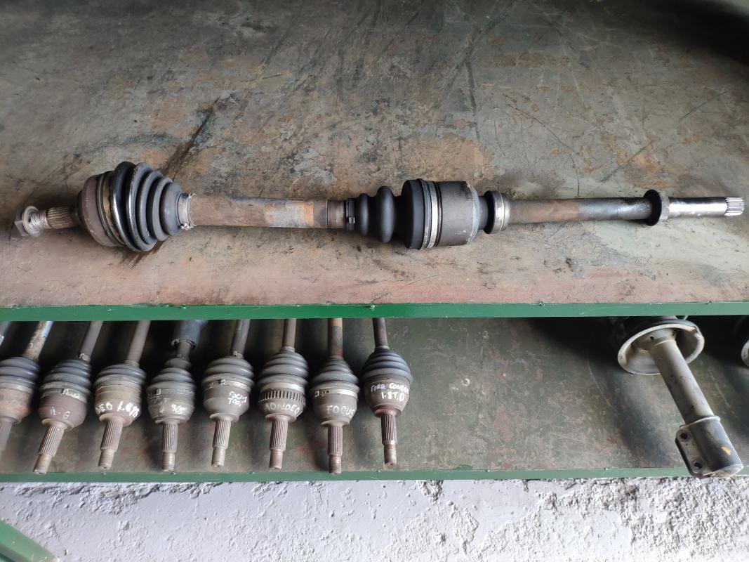 Transmisión delantera derecha Peugeot 306 (7B) 1.9 D (69 cv)