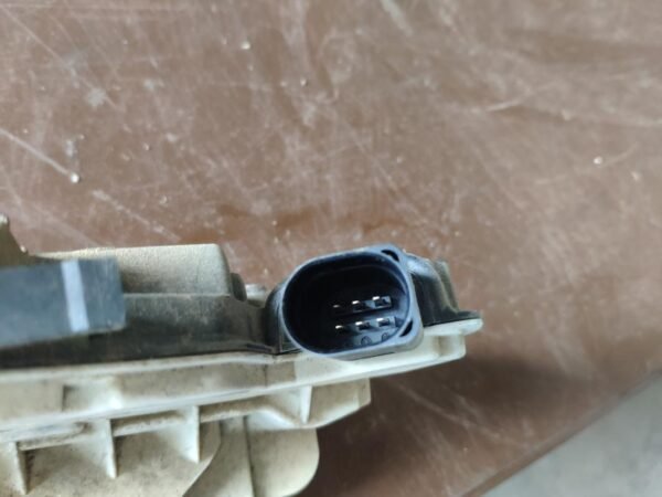 Cerradura puerta trasera izquierda Seat Ibiza IV 1.9 TDI (105 cv) DPF - Imagen 2