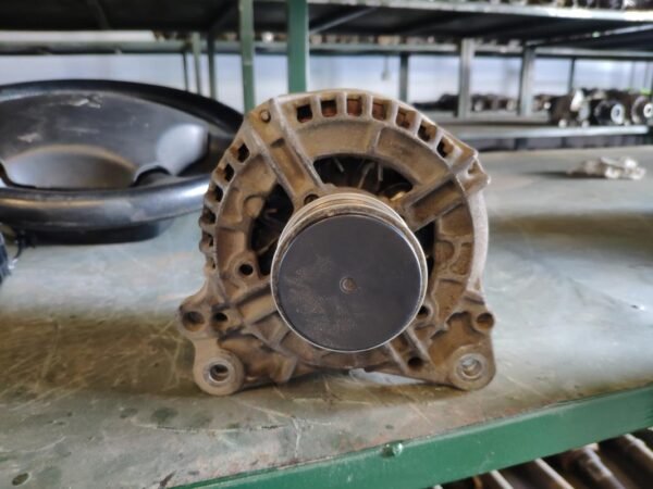 Alternador Volkswagen Golf V 1.9 TDI (105 cv) - Imagen 2