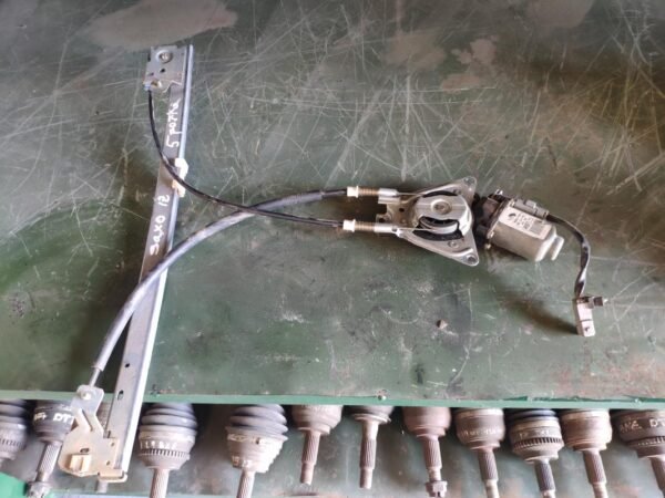 Elevalunas delantero izquierdo Citroen Saxo (S0,S1) 1.5 D (57 cv)
