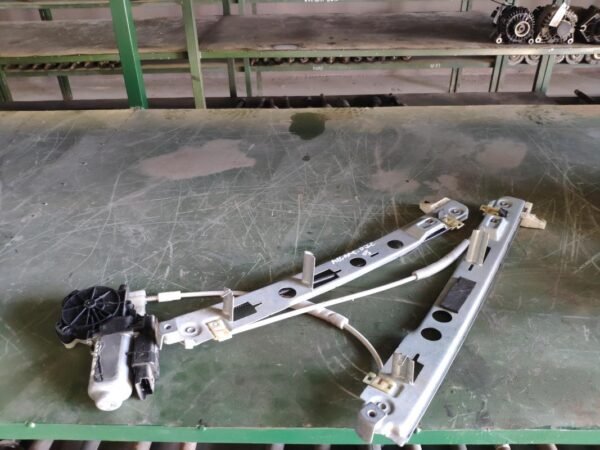 Elevalunas delantero izquierdo Renault Megane II 1.5 dCi (101 cv)