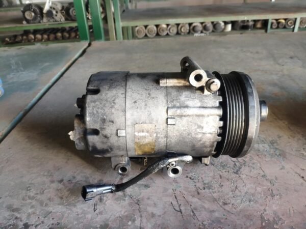 Compresor aire acondicionado Ford Focus II Hatchback 1.8 TDCi (116 cv)