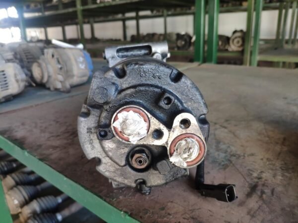Compresor aire acondicionado Ford Focus II Hatchback 1.8 TDCi (116 cv) - Imagen 2