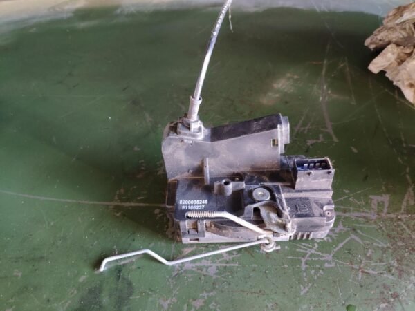 Cerradura puerta delantera izquierda Nissan PRIMASTAR Furgón (X83) dCi 115 (114 cv)