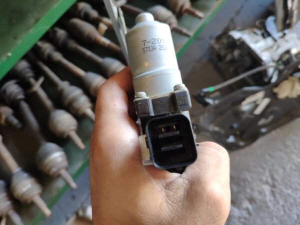 Elevalunas delantero derecho Mitsubishi ASX 1.8 DI-D DOHC MIVEC (150 cv) - Imagen 2