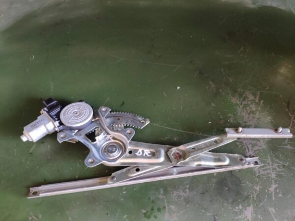 Elevalunas trasero derecho Mitsubishi ASX 1.8 DI-D DOHC MIVEC (150 cv)