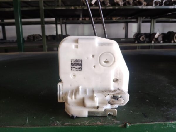 Cerradura puerta delantera derecha Mitsubishi ASX 1.8 DI-D DOHC MIVEC (150 cv) - Imagen 2