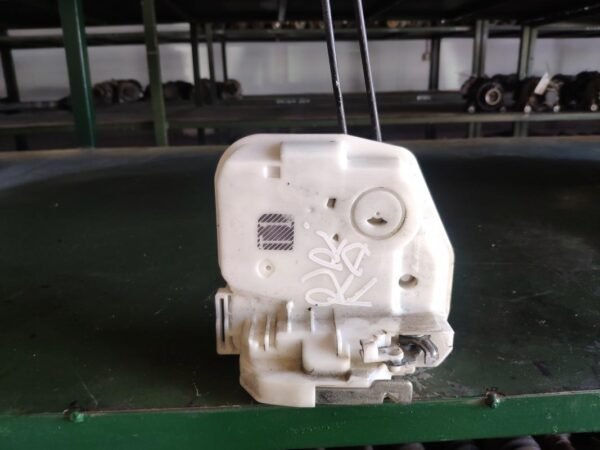Cerradura puerta trasera derecha Mitsubishi ASX 1.8 DI-D DOHC MIVEC (150 cv)