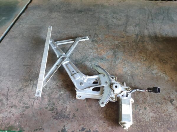 Elevalunas delantero derecho Opel Monterey A LTD 3.1 TD (114 cv) 4x4