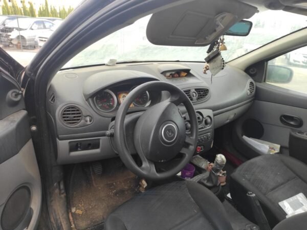 Despiece Renault Clio III 1.5 dCi 8V (68 cv) 2006 - Imagen 5