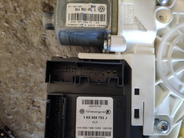 Elevalunas delantero izquierdo Volkswagen Golf V 1.9 TDI (105 cv) - Imagen 2