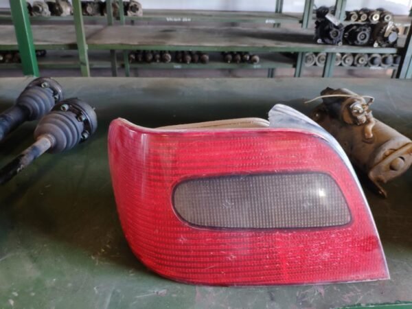 Piloto trasero izquierdo Citroen Xsara Break (N2) 1.9 D (68 cv)