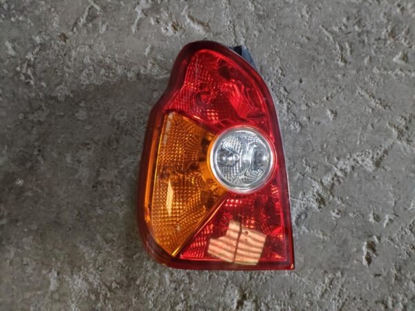 Piloto trasero izquierdo Hyundai Terracan 2.9 CRDi (163 cv)
