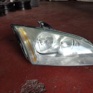 Faro derecho Ford Focus II Hatchback 1.8 TDCi (116 cv)