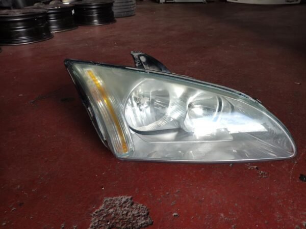 Faro derecho Ford Focus II Hatchback 1.8 TDCi (116 cv)