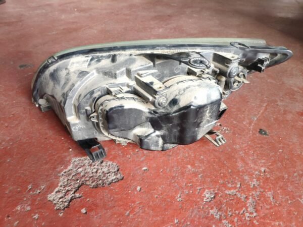 Faro derecho Ford Focus II Hatchback 1.8 TDCi (116 cv) - Imagen 2