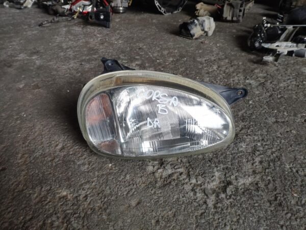 Faro derecho Opel Corsa B 1.2i (45 cv)