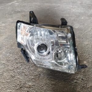 Faro derecho Mitsubishi MONTERO IV (V8_W, V9_W) 3.2 DI-D (V88W, V98W) (170 cv)