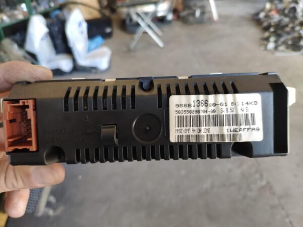 Pantalla multifunción Peugeot 207 1.6 HDi (90 cv) - Imagen 2