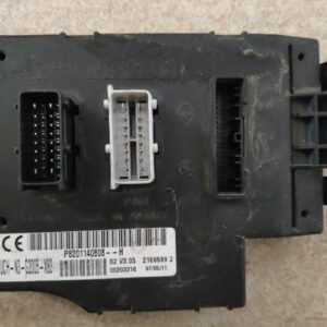 Caja de reles / fusibles Renault Trafic II Furgón (FL) 2.0 dCI 90 (FL0H) (90 cv)