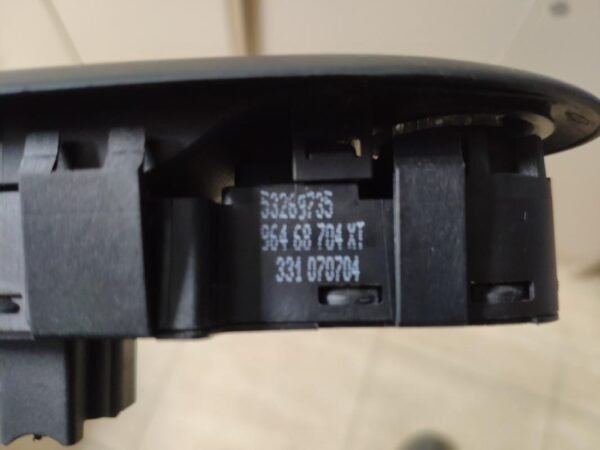 Mando elevalunas delantero izquierdo Peugeot 407 2.0 HDi (136 cv) - Imagen 3