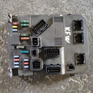 Caja de reles / fusibles Peugeot 206 1.4i (75 cv)