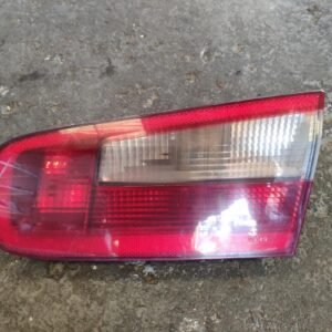 Piloto trasero derecho Renault Laguna II 1.9 dCi (120 cv)