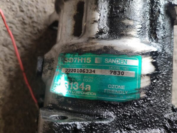 Compresor aire acondicionado Mercedes Benz Vito (W638) V 200 CDI (102 cv) - Imagen 2