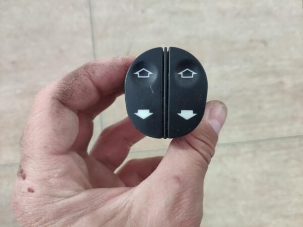 Mando elevalunas delantero izquierdo Ford Fusion 1.4 TDCi (68 cv)
