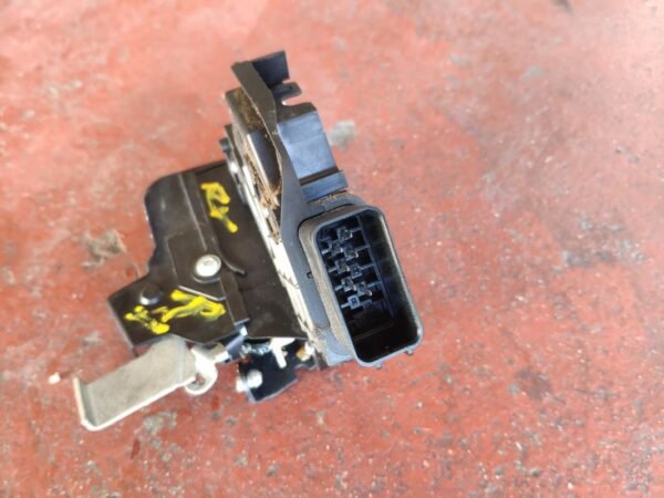 Cerradura puerta trasera derecha Ford Focus II Hatchback 1.8 TDCi (116 cv) - Imagen 3