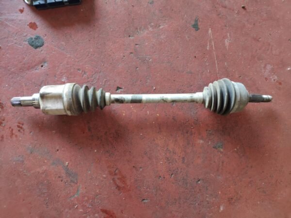 Transmisión delantera izquierda Peugeot 207 1.4 HDi (70)