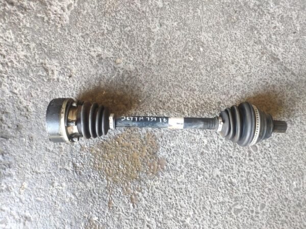 Transmisión delantera izquierda Volkswagen Jetta VI 1.6 (105 cv) TDI
