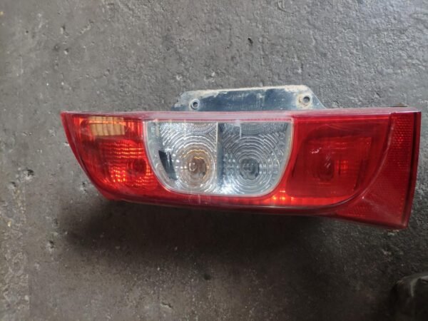 Piloto trasero izquierdo Peugeot Bipper (AA_) 1.4 HDi (68 cv)