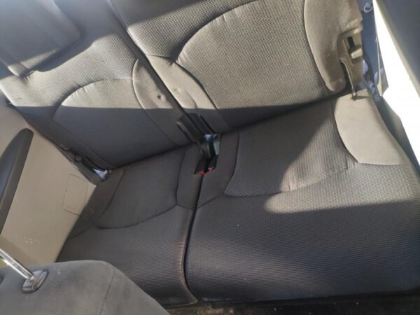 Asiento tercera Fila Mitsubishi Grandis 2.0 DI-D (136 cv) - Imagen 2