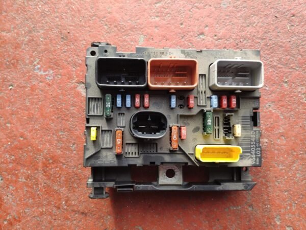 Caja de reles / fusibles Citroen C2 (Fase II, 2008) 1.4i 8V (73 cv)