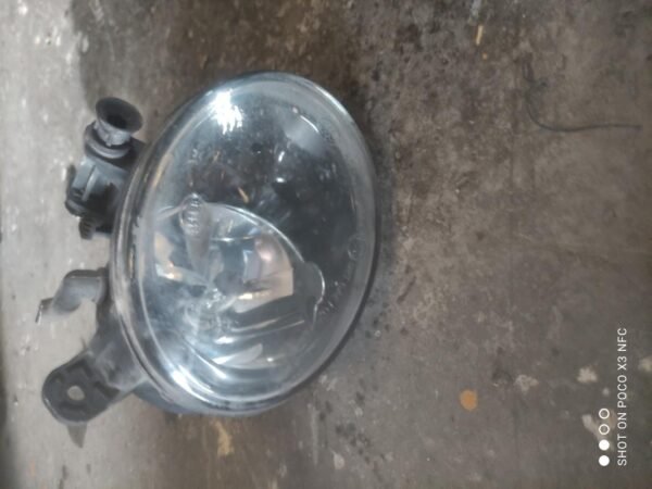 Faro antiniebla izquierdo Audi A4 (B8 8K) 2.0 TDI (143 cv)