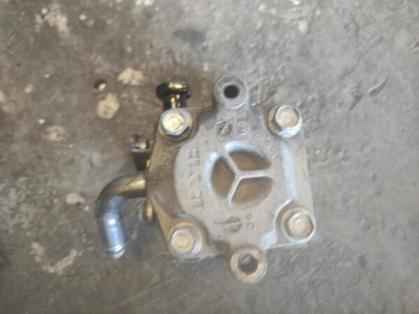 Bomba dirección Mitsubishi Grandis 2.0 DI-D (136 cv) - Imagen 2