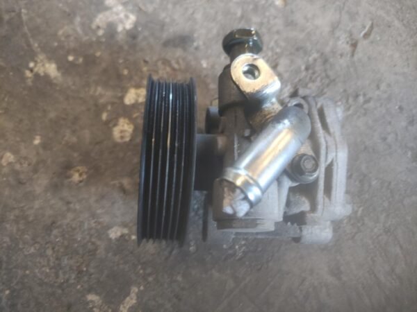 Bomba dirección Mitsubishi Grandis 2.0 DI-D (136 cv)