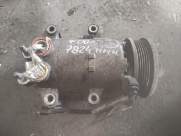 Compresor aire acondicionado Ford Focus III Wagon 1.6 TDCi (115 cv) - Imagen 2