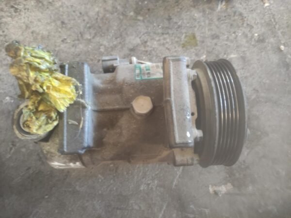 Compresor aire acondicionado Ford Fiesta VI 1.4 TDCi (68 cv)
