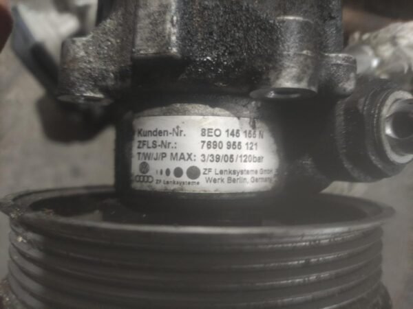 Bomba dirección Audi A4 (B7 8E) 2.0 TDI (140 cv) - Imagen 3