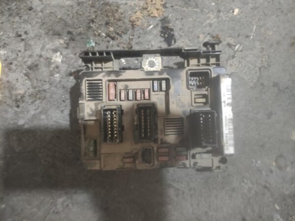 Caja de reles / fusibles Peugeot Partner 1.6 HDi (75 cv)