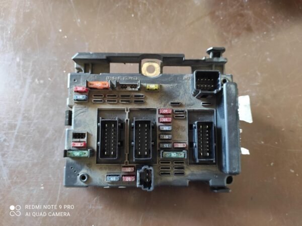 Caja de reles / fusibles Peugeot 206 2.0 HDI (90 cv)