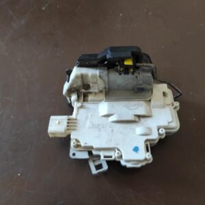 Cerradura puerta trasera derecha Audi A6 (4F,C6) 2.7 TDI V6 (180 cv)