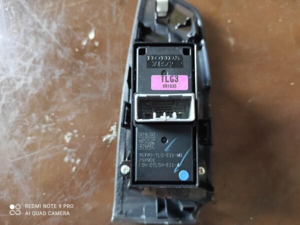 Mando elevalunas trasero derecho Honda Accord VIII 2.0 i-VTEC 16V (155 cv) - Imagen 2