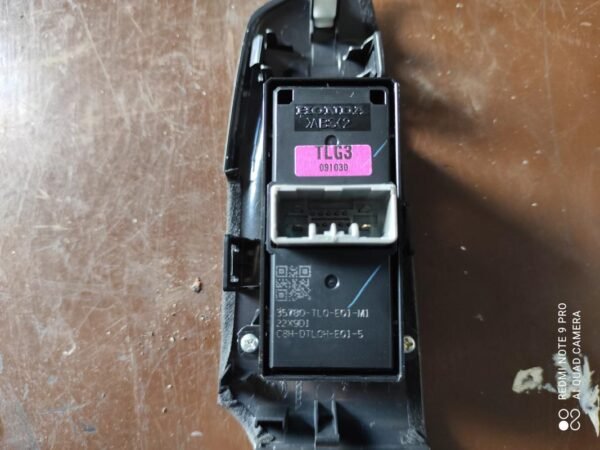 Mando elevalunas trasero izquierdo Honda Accord VIII 2.0 i-VTEC 16V (155 cv) - Imagen 2